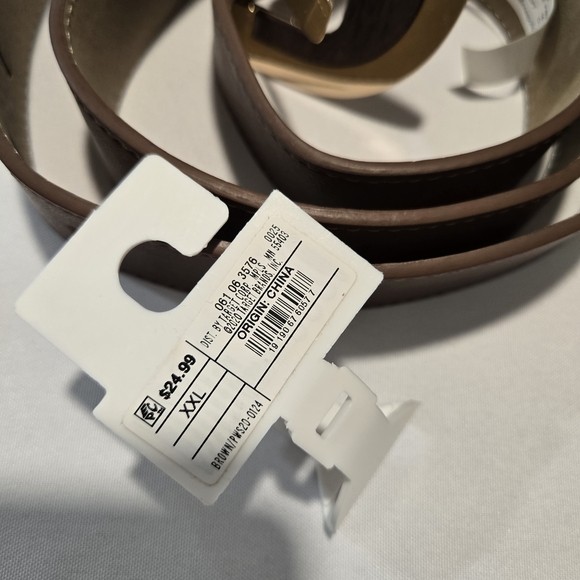 Classic Brown Leather Belt with Gold Buckle (New) - Picture 5 of 5